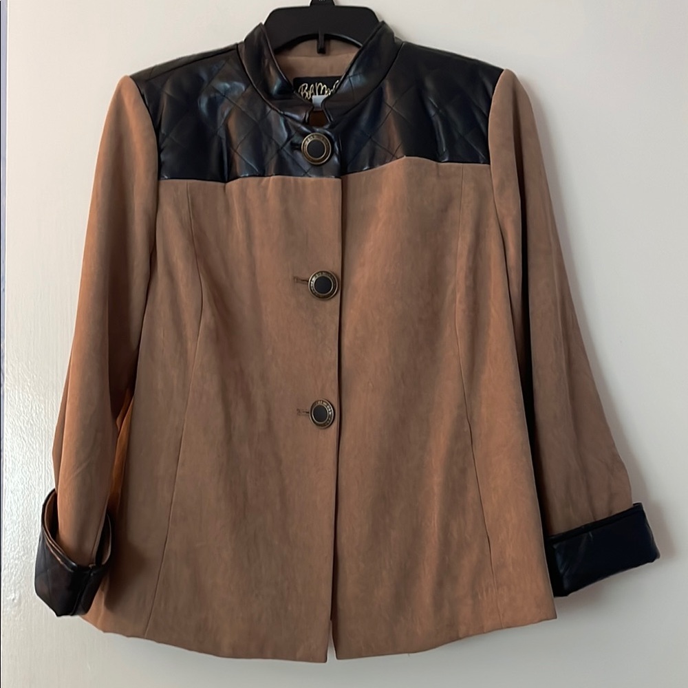 Vintage Bob Mackie‎ Women's Tan and Black Jacket, size small